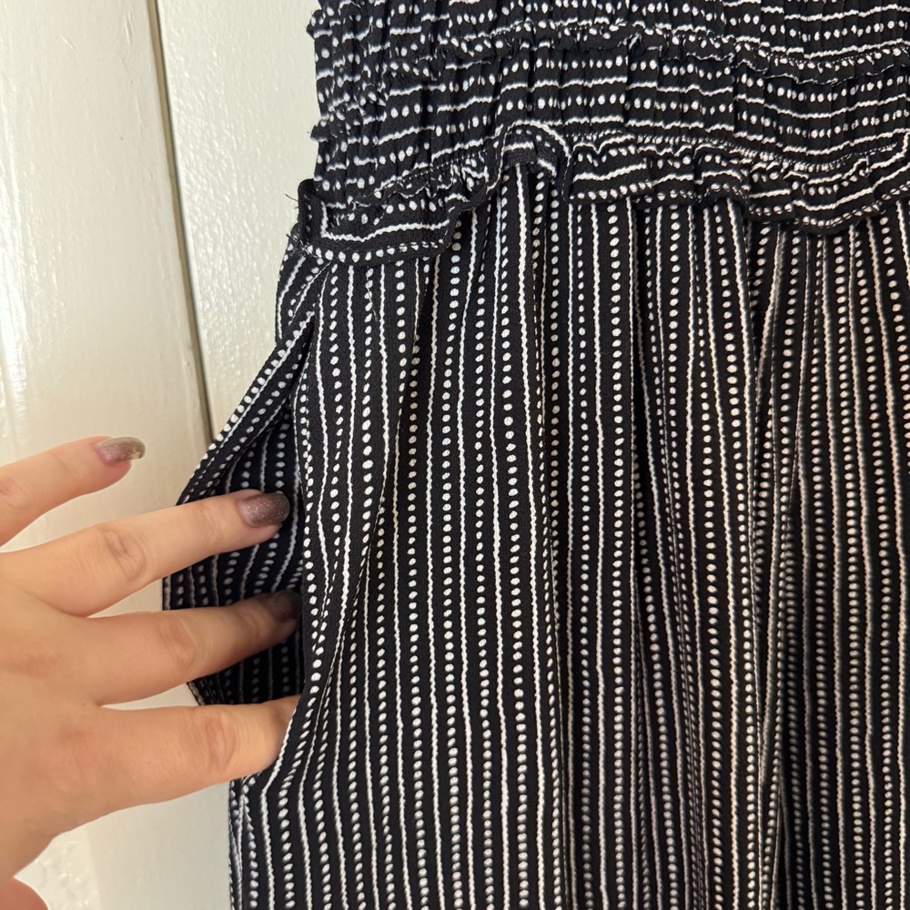 Max Studio Black & White Textured Sleeveless Jumpsuit - Picture 5 of 8